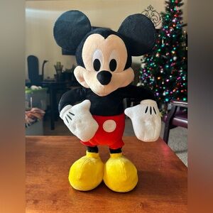 Disney Junior Hot Diggity Dancing Mickey Mouse